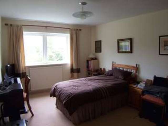  Image of 1 bedroom Flat to rent in Rushburn Wooburn Green High Wycombe HP10 at Rushburn  Wooburn Green, HP10 0BW
