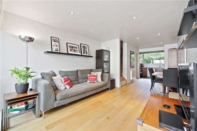  Image of 3 bedroom Property to rent in Ruston Mews London W11 at Ruston Mews  London, W11 1RB