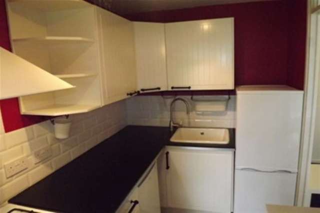  Image of 1 bedroom Flat to rent in Scotts Court Sand Hill Farnborough GU14 at Farnborough, GU14 8HU
