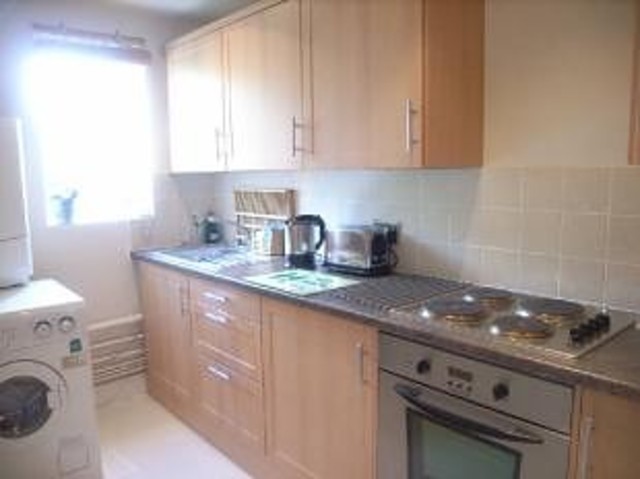  Image of 1 bedroom Flat to rent in Sanderstead Road Sanderstead South Croydon CR2 at South Croydon, CR2 0PH