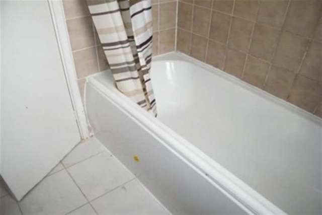  Image of 3 bedroom Maisonette to rent in Saxton Close London SE13 at London, SE13 5EQ