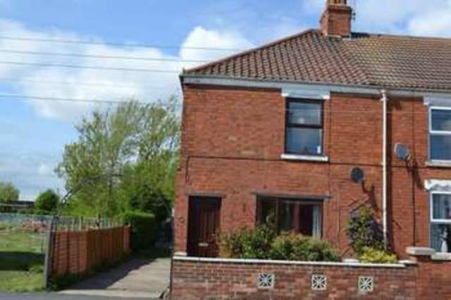  Image of 3 bedroom Detached house for sale in School Lane New Holland Barrow-upon-Humber DN19 at School Lane  Barrow-Upon-Humber, DN19 7RW