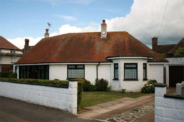  Image of 3 bedroom Bungalow for sale in Sea View Avenue Birchington CT7 at Sea View Avenue Minnis Bay Birchington, CT7 9LU