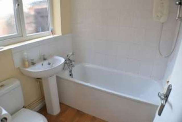  Image of 4 bedroom Terraced house to rent in Seaman Road Wavertree Liverpool L15 at Seaman Road  Liverpool, L15 3HZ