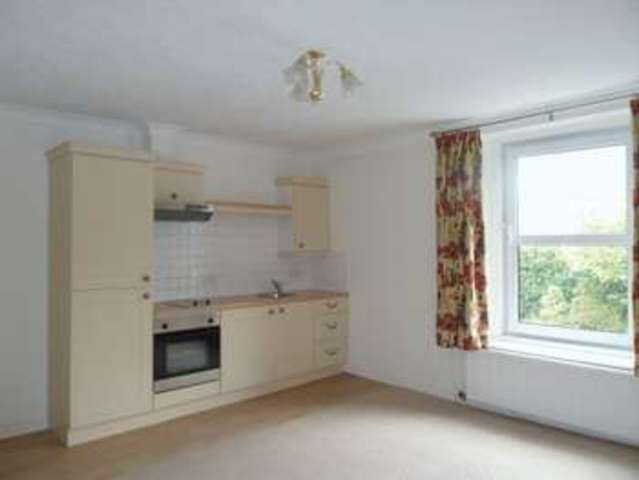  Image of 1 bedroom Flat to rent in Second Drive Teignmouth TQ14 at Second Drive  Teignmouth, TQ14 8TL