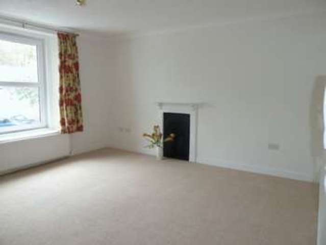  Image of 1 bedroom Flat to rent in Second Drive Teignmouth TQ14 at Second Drive  Teignmouth, TQ14 8TL