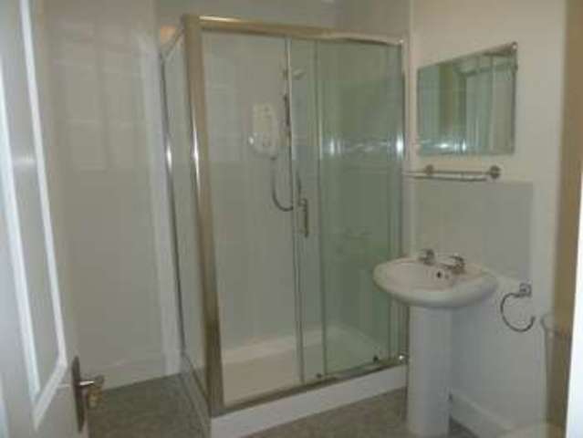  Image of 1 bedroom Flat to rent in Second Drive Teignmouth TQ14 at Second Drive  Teignmouth, TQ14 8TL