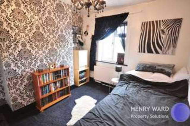  Image of 4 bedroom Detached house for sale in Sewardstone Street Waltham Abbey EN9 at Sewardstone Street  Waltham Abbey, EN9 1HZ