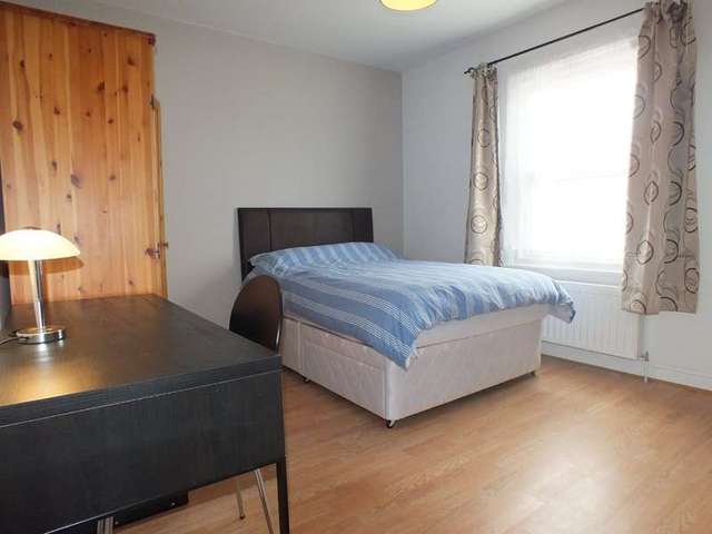  Image of 1 bedroom Detached house to rent in Shaftesbury Road Reading RG30 at Reading Berkshire Tilehurst, RG30 2QR