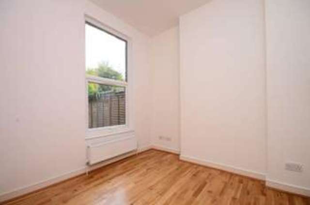  Image of 2 bedroom Flat to rent in Shepherds Bush Road London W6 at Shepherds Bush W6 7PD Shepherds Bush, W6 7PD