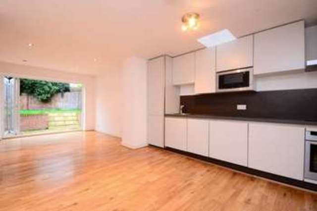  Image of 2 bedroom Flat to rent in Shepherds Bush Road London W6 at Shepherds Bush W6 7PD Shepherds Bush, W6 7PD