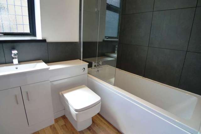  Image of 1 bedroom Mews to rent in Sheridan Road Belvedere DA17 at Sheridan Road  Belvedere, DA17 5AR