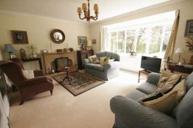  Image of 3 bedroom Detached house for sale in Shortheath Road Farnham GU9 at Shortheath Road  Farnham, GU9 8SL
