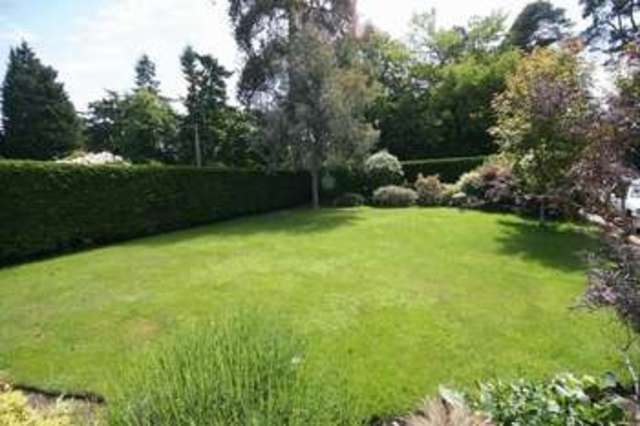  Image of 3 bedroom Detached house for sale in Shortheath Road Farnham GU9 at Shortheath Road  Farnham, GU9 8SL