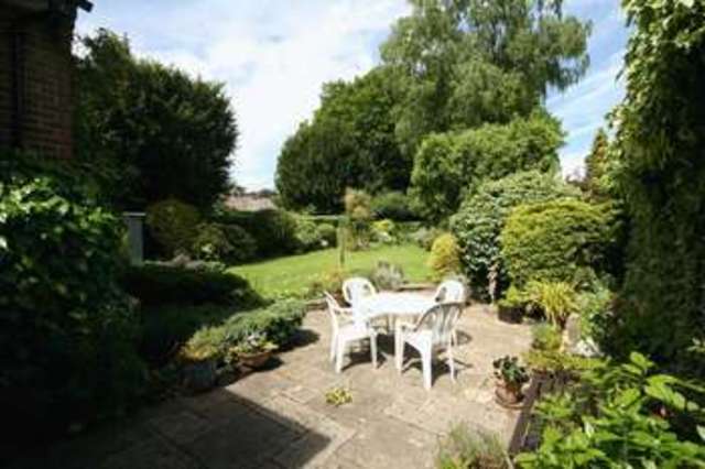  Image of 3 bedroom Detached house for sale in Shortheath Road Farnham GU9 at Shortheath Road  Farnham, GU9 8SL