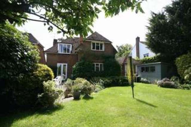  Image of 3 bedroom Detached house for sale in Shortheath Road Farnham GU9 at Shortheath Road  Farnham, GU9 8SL