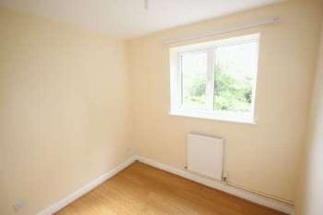  Image of 2 bedroom Flat to rent in Shropshire Close Salisbury SP2 at Shropshire Close  Salisbury, SP2 9PG