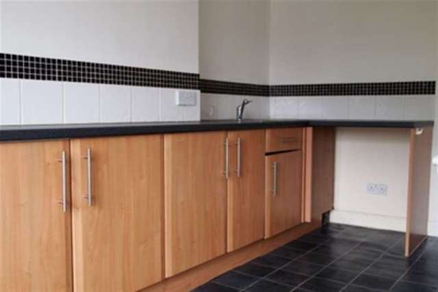  Image of 1 bedroom Flat to rent in Silver Street Taunton TA1 at Taunton, TA1 3DH