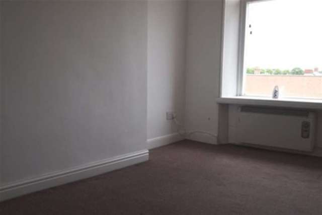  Image of 1 bedroom Flat to rent in Silver Street Taunton TA1 at Taunton, TA1 3DH