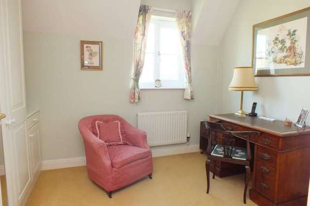  Image of 4 bedroom Detached house for sale in Kingfisher Place South Cerney Cirencester GL7 at South Cerney  Gloucestershire, GL7 5TG