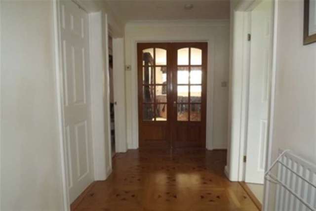  Image of 3 bedroom Bungalow to rent in Garden Court South Chard Chard TA20 at Chard, TA20 2QX