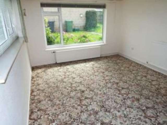  Image of 3 bedroom Bungalow for sale in Beaufort Gardens South Petherton TA13 at South Petherton Somerset South Petherton, TA13 5HS
