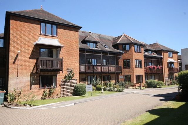  Image of 1 bedroom Retirement Property for sale in Bartholemew Court South Street Dorking RH4 at South Street Dorking, RH4 2EN