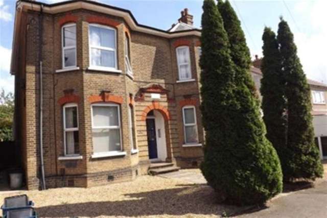  Image of Detached house to rent in Washington Road London E18 at London, E18 2JZ