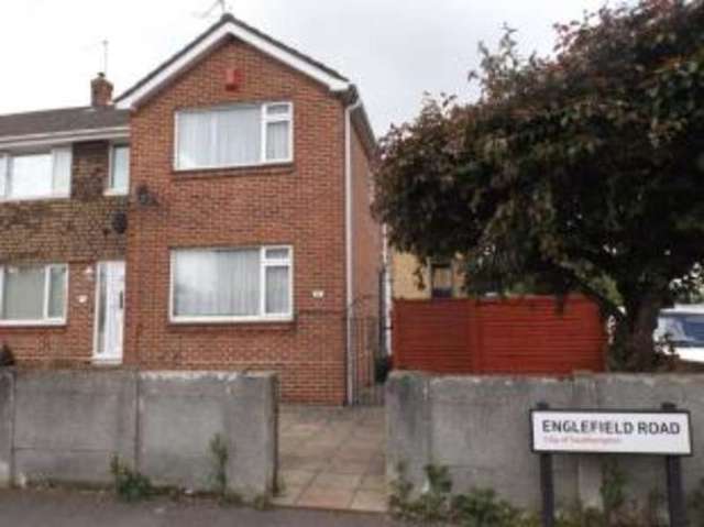  Image of 3 bedroom End of Terrace for sale in Englefield Road Southampton SO18 at Southampton Hampshire Bitterne, SO18 1AW