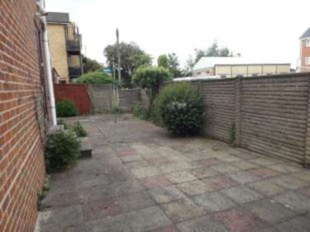 Image of 3 bedroom End of Terrace for sale in Englefield Road Southampton SO18 at Southampton Hampshire Bitterne, SO18 1AW