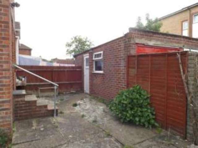  Image of 3 bedroom End of Terrace for sale in Englefield Road Southampton SO18 at Southampton Hampshire Bitterne, SO18 1AW