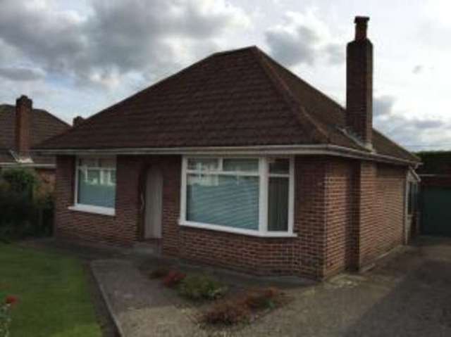  Image of 2 bedroom Bungalow for sale in Cowper Road Southampton SO19 at Southampton Hampshire Thornhill, SO19 6QN