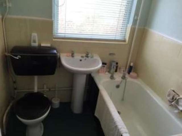  Image of 2 bedroom Bungalow for sale in Cowper Road Southampton SO19 at Southampton Hampshire Thornhill, SO19 6QN
