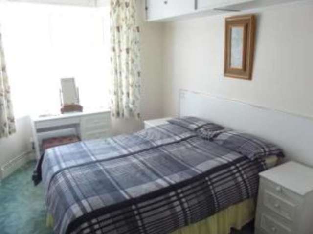  Image of 2 bedroom Bungalow for sale in Avon Road Southampton SO18 at Southampton Hampshire Bitterne, SO18 4FQ