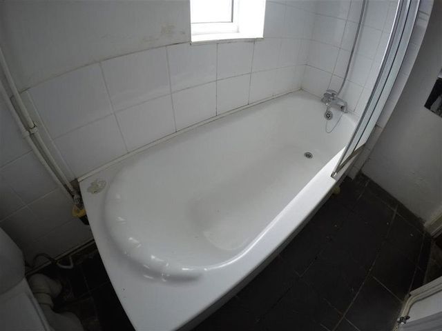  Image of 3 bedroom Terraced house to rent in Southampton Road Eastleigh SO50 at Southampton Road  Eastleigh, SO50 5QW