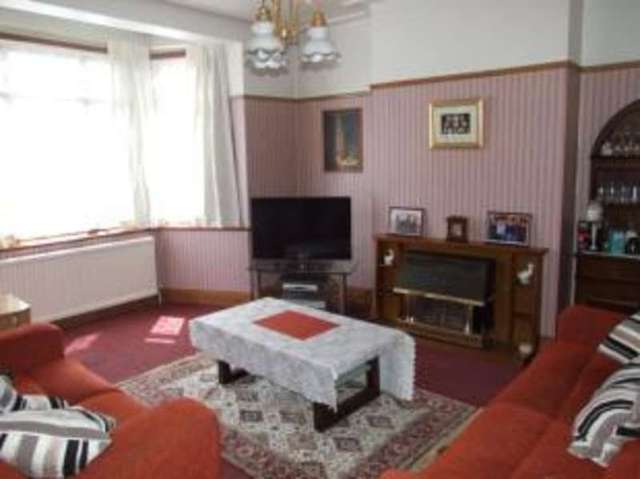 Image of 3 bedroom Detached house for sale in Oakhurst Road Southend-on-Sea SS2 at Southend-on-Sea Essex Prittlewell, SS2 5DT