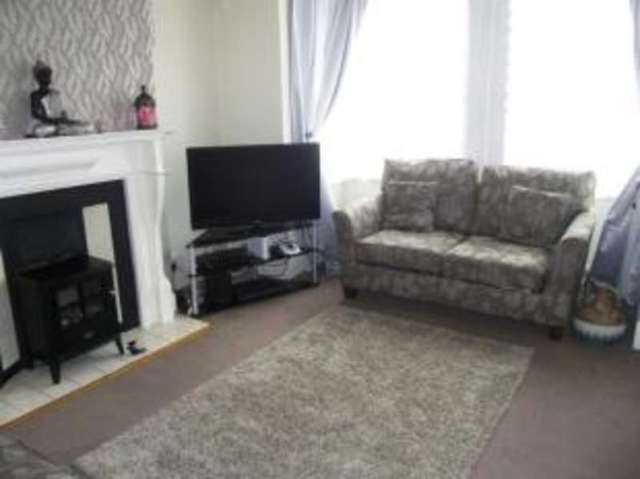  Image of 3 bedroom Detached house for sale in South Avenue Southend-on-Sea SS2 at Southend-on-Sea Essex Southchurch, SS2 4HT