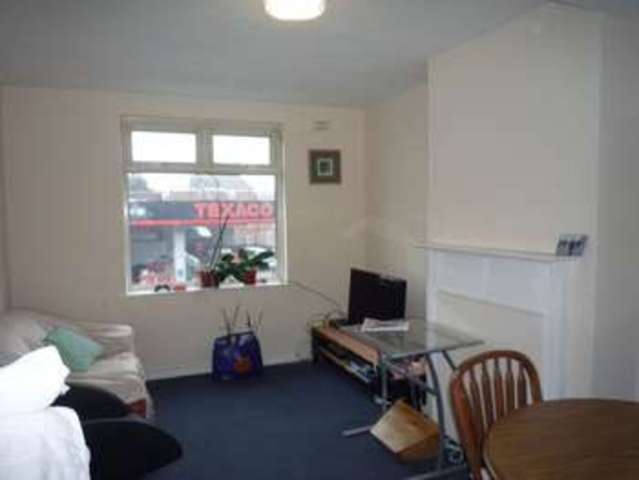  Image of 2 bedroom Flat to rent in Hale Lane Edgware HA8 at Hale Lane  Edgware, HA8 9QW