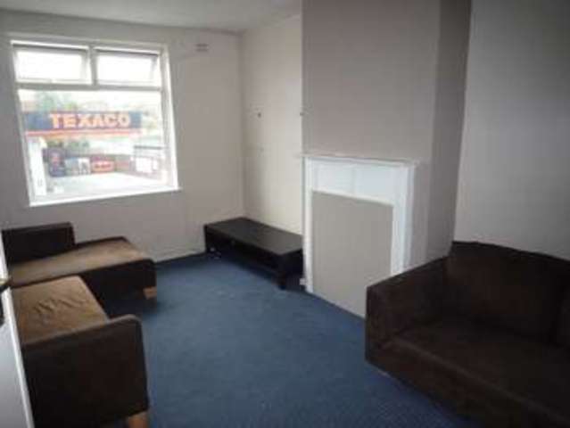  Image of 2 bedroom Flat to rent in Hale Lane Edgware HA8 at Hale Lane  Edgware, HA8 9QW
