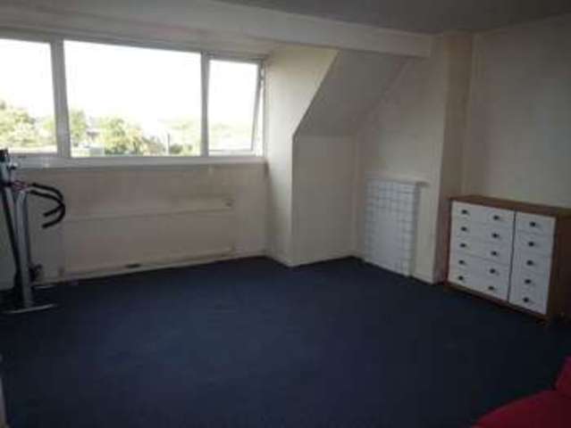  Image of 2 bedroom Flat to rent in Hale Lane Edgware HA8 at Hale Lane  Edgware, HA8 9QW