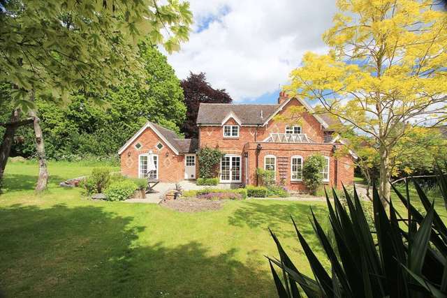  Image of 4 bedroom Semi-Detached house for sale in Spring Lane Aston Upthorpe Didcot OX11 at Spring Lane Aston Upthorpe Didcot, OX11 9EH