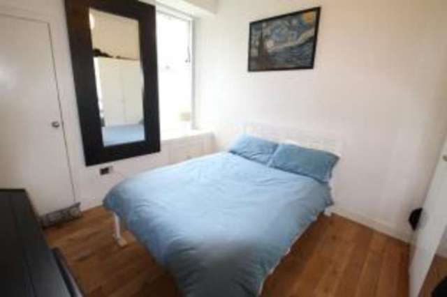  Image of 1 bedroom Flat for sale in Springhill Gardens Shawlands Glasgow G41 at Shawlands Glasgow Glasgow, G41 2EX