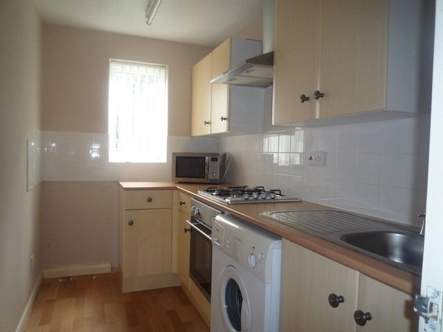  Image of 1 bedroom Flat to rent in Spruce Avenue Waterlooville PO7 at Waterlooville, PO7 8HR