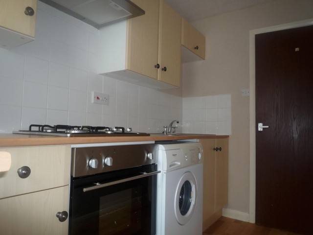  Image of 1 bedroom Flat to rent in Spruce Avenue Waterlooville PO7 at Waterlooville, PO7 8HR