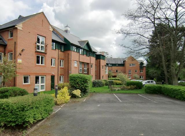  Image of 1 bedroom Apartment to rent in Woodland Road Darlington DL3 at Squires Court Woodland Road Darlington, DL3 9XZ
