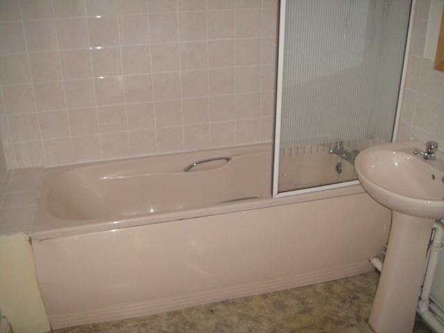  Image of 2 bedroom Flat to rent in St. Austell Road Chorlton Cum Hardy Manchester M16 at Chorlton  Manchester, M16 8WQ