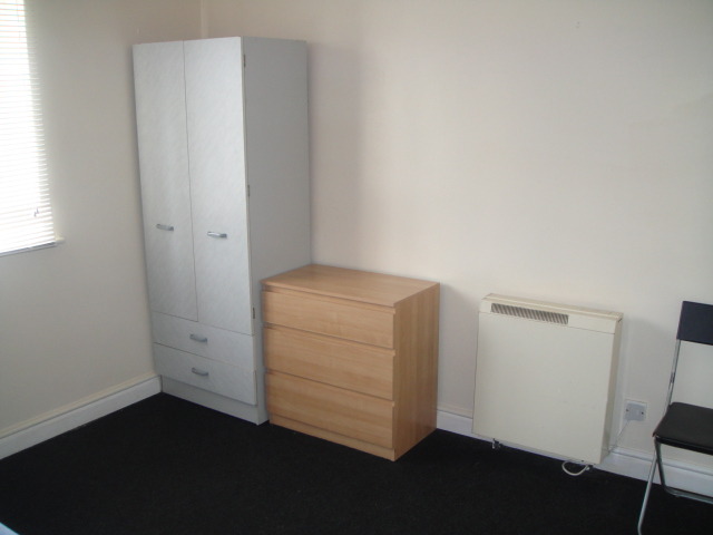  Image of 2 bedroom Flat to rent in St. Austell Road Chorlton Cum Hardy Manchester M16 at Chorlton  Manchester, M16 8WQ