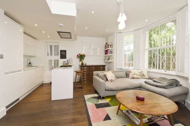  Image of 2 bedroom Ground Flat to rent in St. Charles Square London W10 at St Charles Square  London, W10 6EN