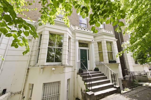  Image of 2 bedroom Ground Flat to rent in St. Charles Square London W10 at St Charles Square  London, W10 6EN