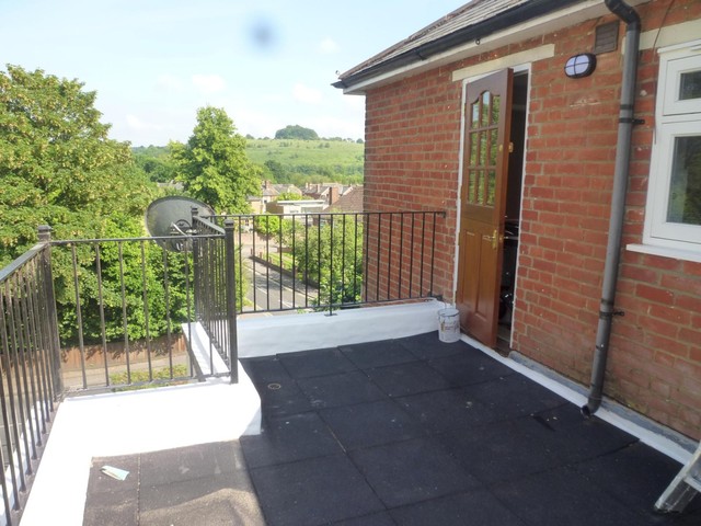  Image of 2 bedroom Flat to rent in St. Cross Road St Cross Winchester SO23 at Winchester, SO23 9PX